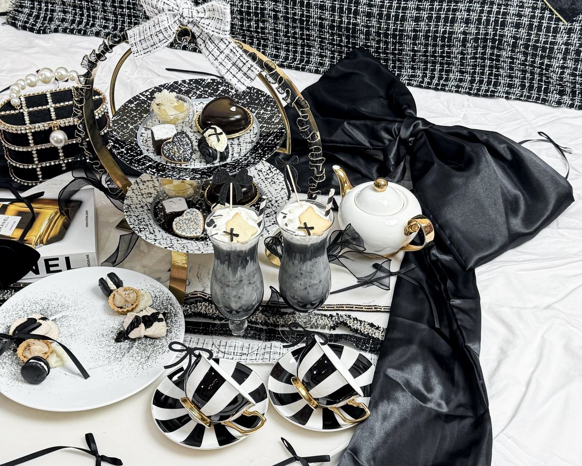 ベッドのお席🖤Monotone Tweed Afternoontea