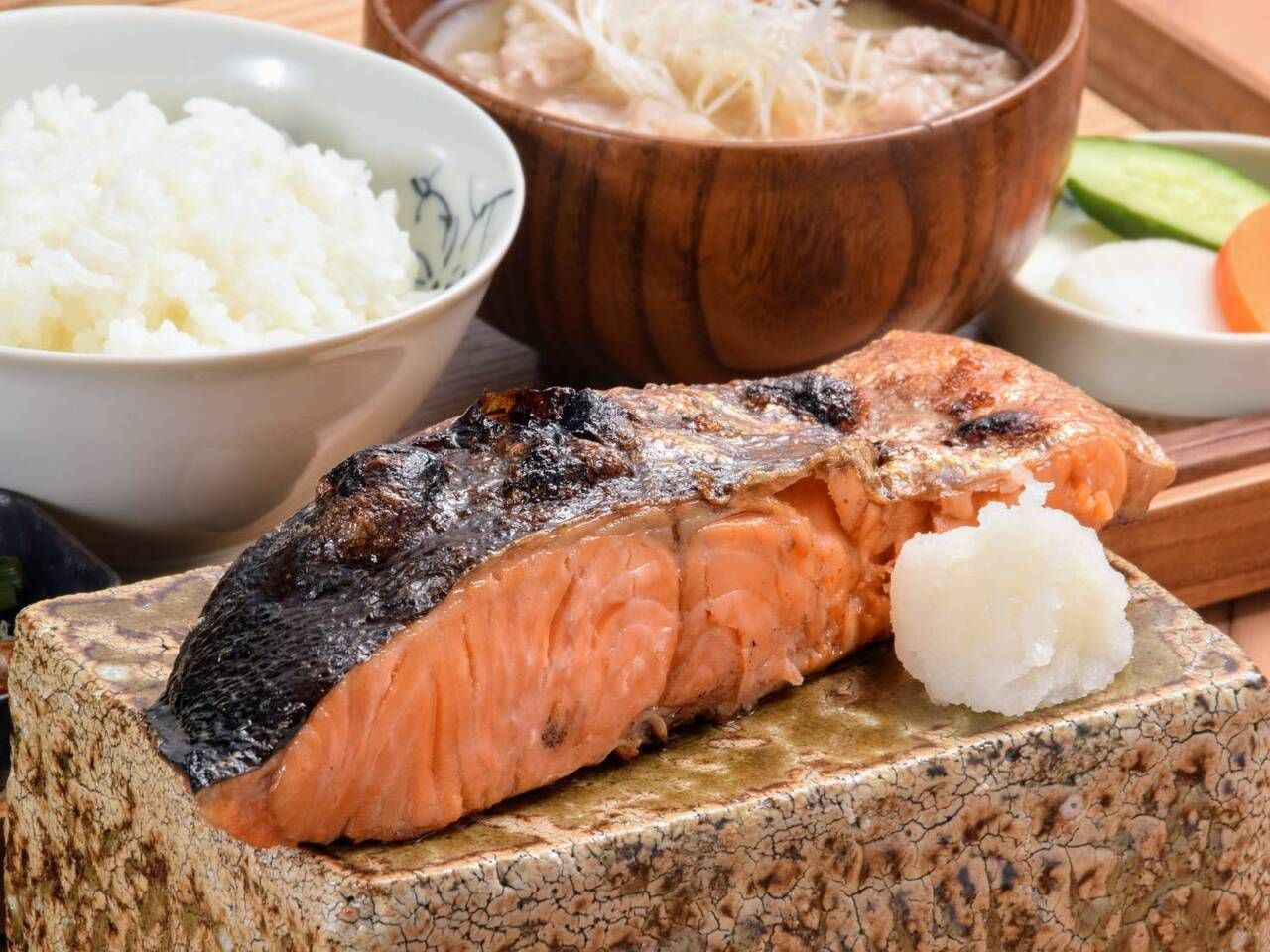 Extra thick grilled silver mackerel set meal