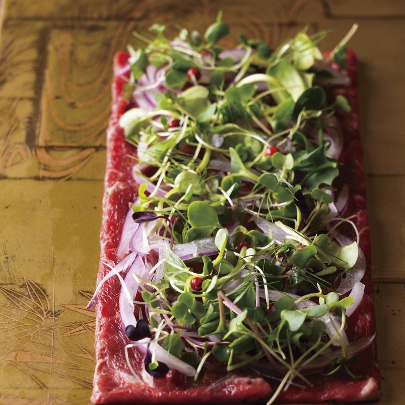 【New Year Limited 個室選択可】2026年 午年にちなんで『サクラ肉たたき』AUS産ラムランプの炭火焼、大皿シェア＋スパークリング含む2.5h飲み放題付き