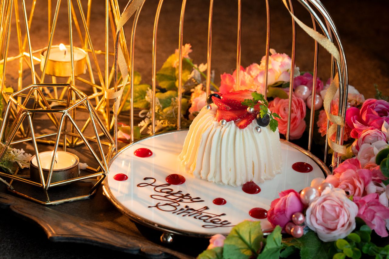 [Anniversary] "Today is a special day" ~Celebrate with luxurious winter ingredients~ Anniversary course just for two (toast/special anniversary cake in a birdcage) with an original blue cocktail