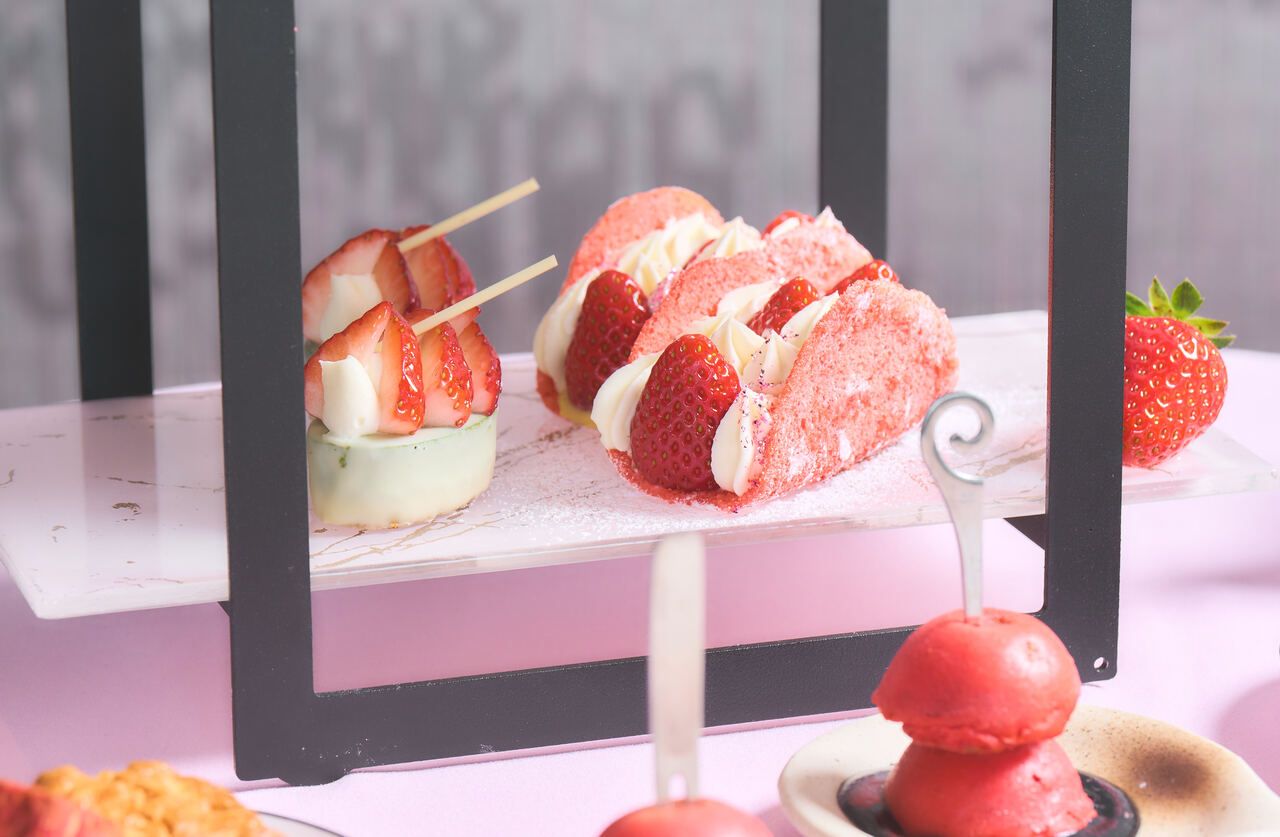 [10% off for reservations made before 4:00 PM on Saturdays, Sundays, and holidays] Wazukacho Strawberry Afternoon Tea