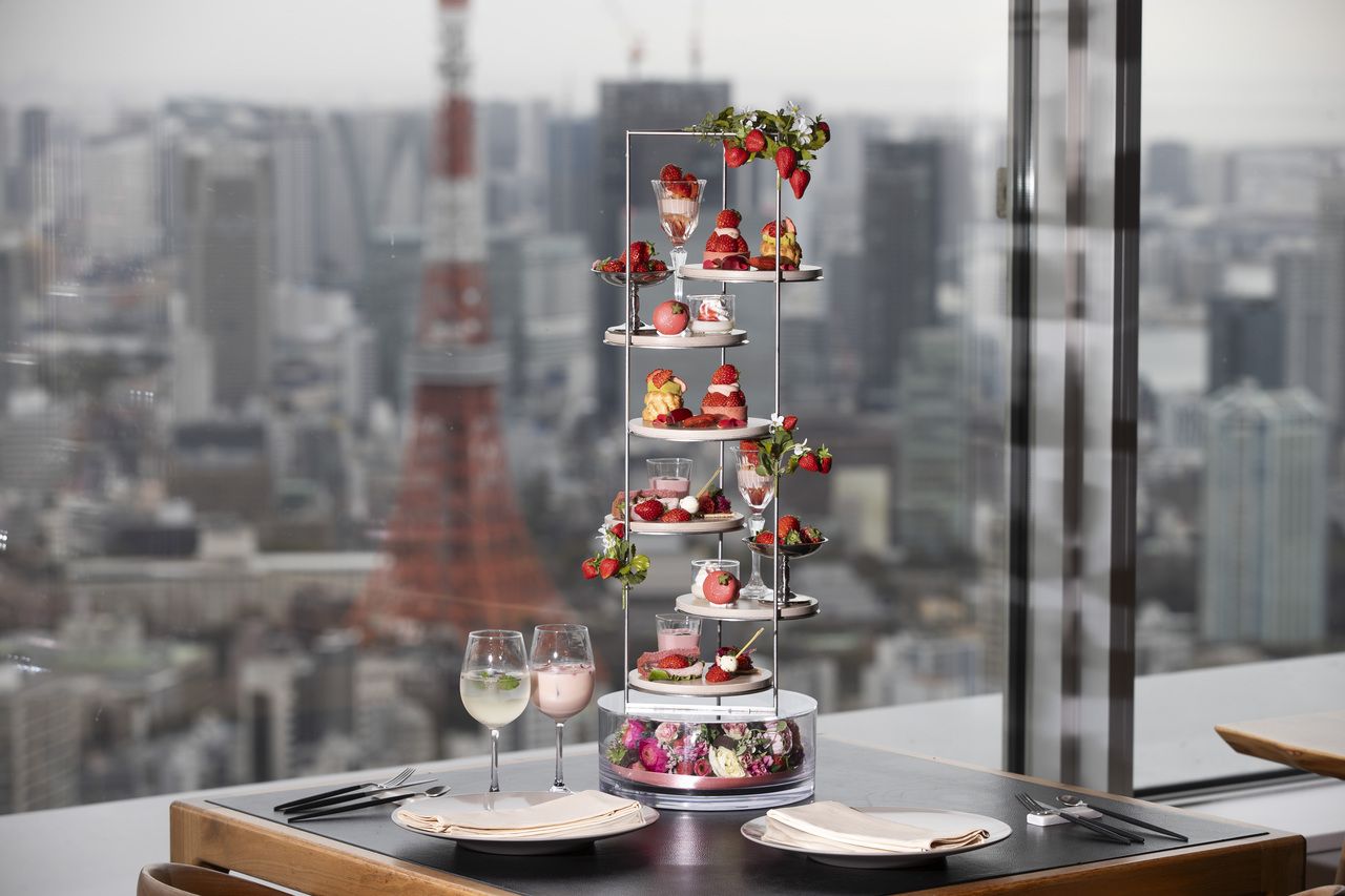 【平日限定割 窓側確約（Viewチャージ含む）】Strawberry & Chocolate AfterMOON Tea