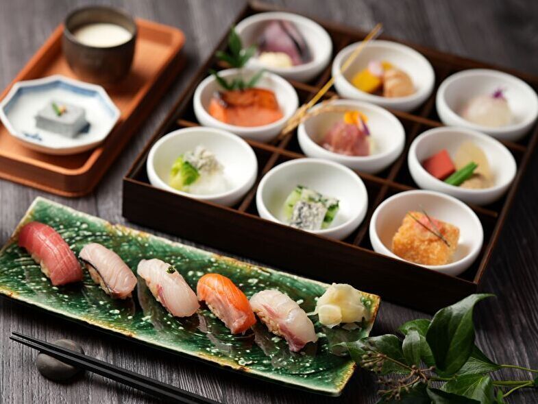 土日祝/全13種【9種の空庭御膳と江戸前鮨のランチ】