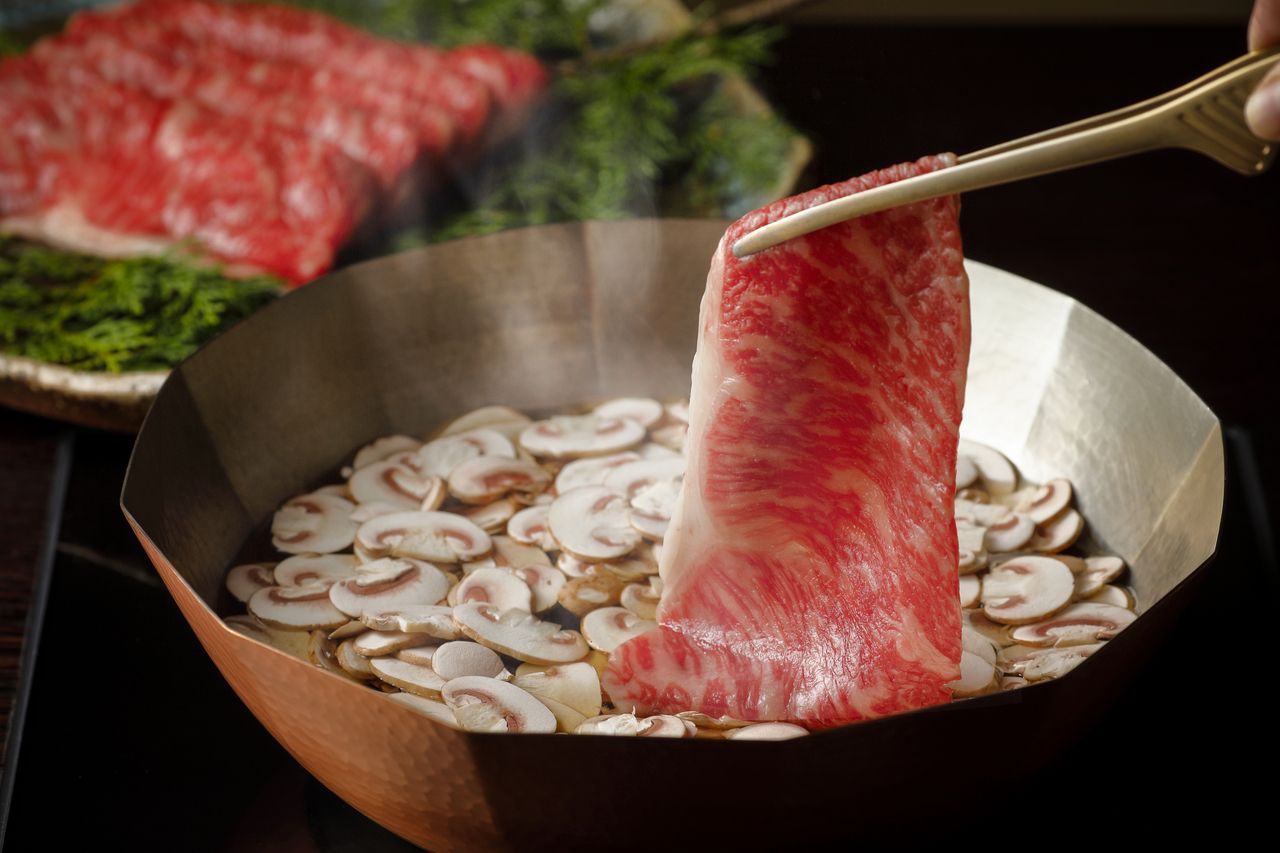 [Weekday Lunch Only] Kobe Beef "Tajimagen" Shabu-Shabu Course ◆ Includes one drink of your choice