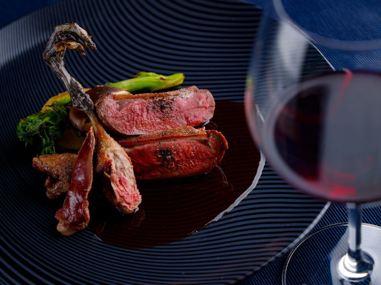 菜單 Bambou 共 8 種菜色，包括自選主菜 + 餐後茶和甜點