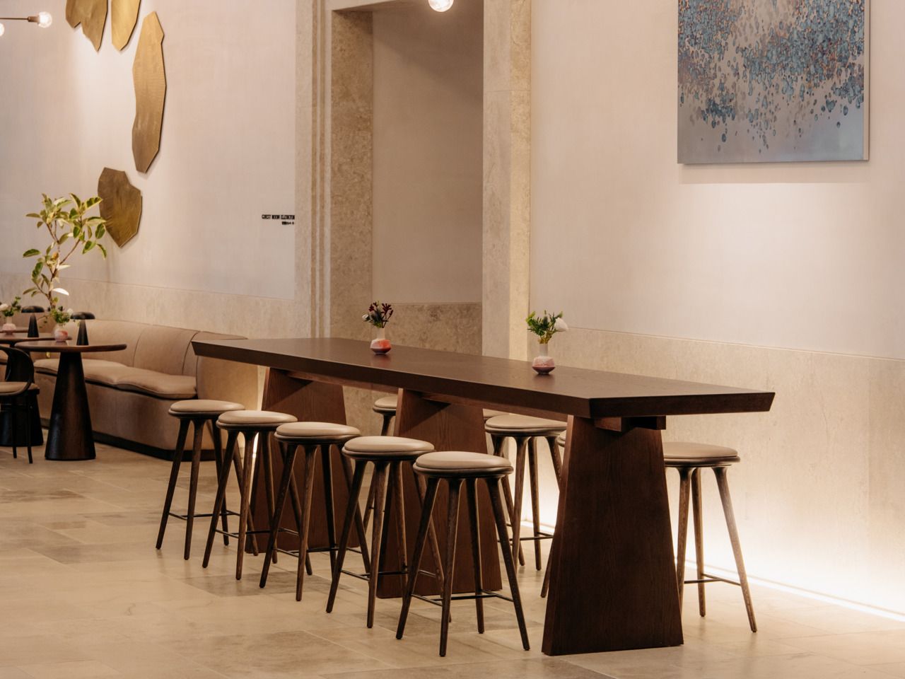 Cafe Lunch Reserve a High Table