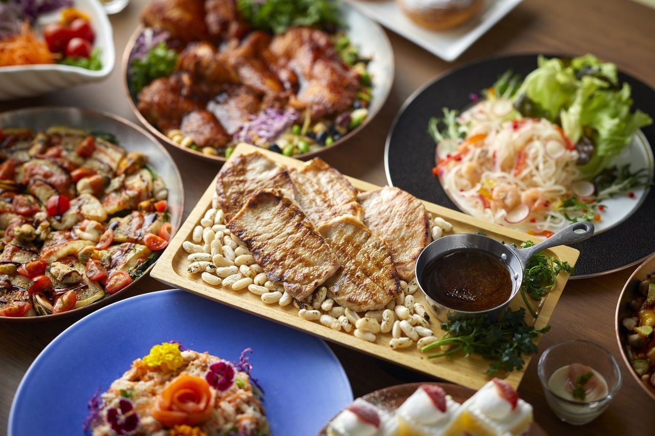 【謝恩会プラン】ウィークエンドランチビュッフェ+樽ワインフリーフロー90分