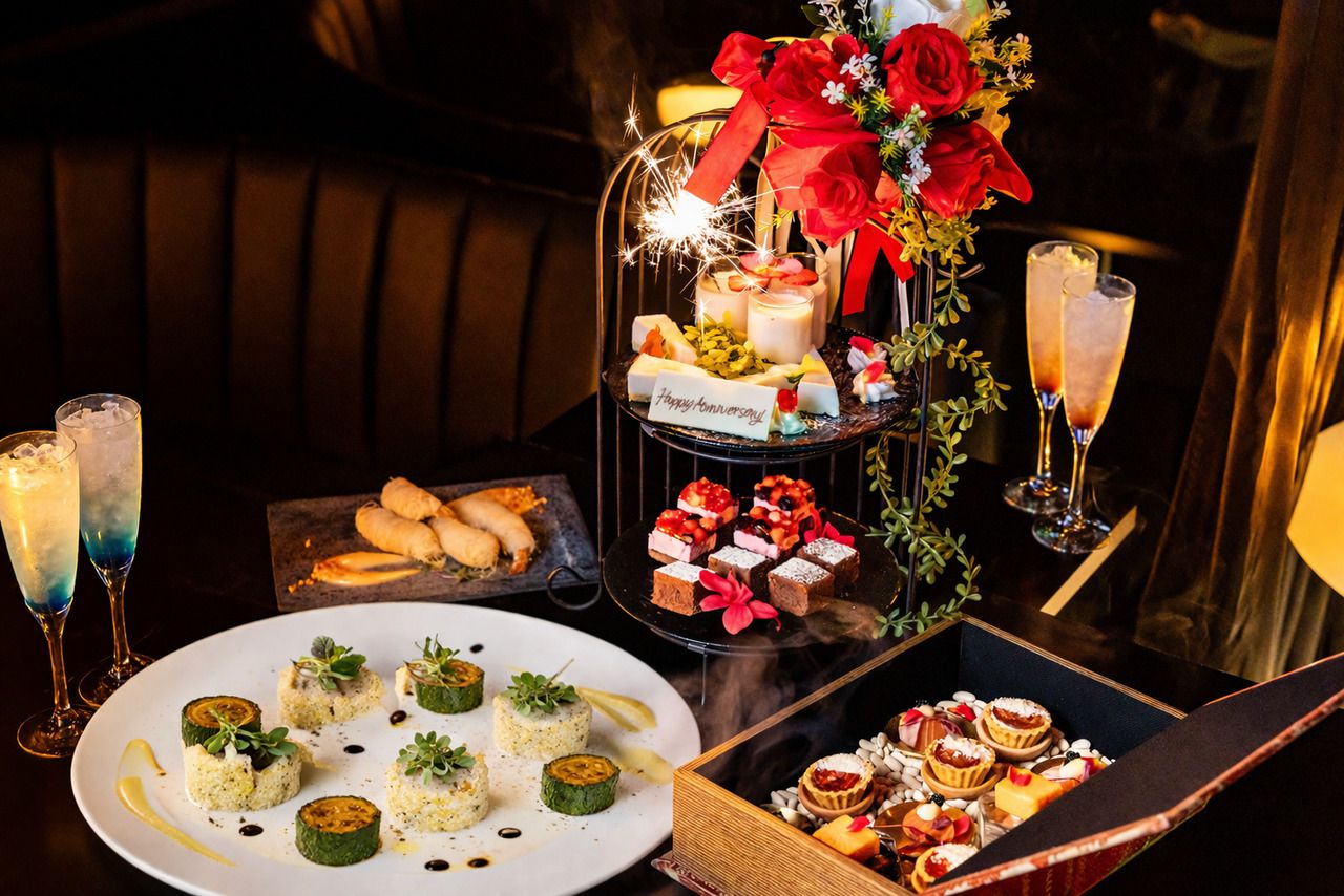 [Recommended for groups of women: A luxurious dessert platter plan with all-you-can-drink] Book-shaped hors d'oeuvres & a luxurious dessert platter stand, birthstone cocktails, and all-you-can-drink plan for groups of 4 or more.