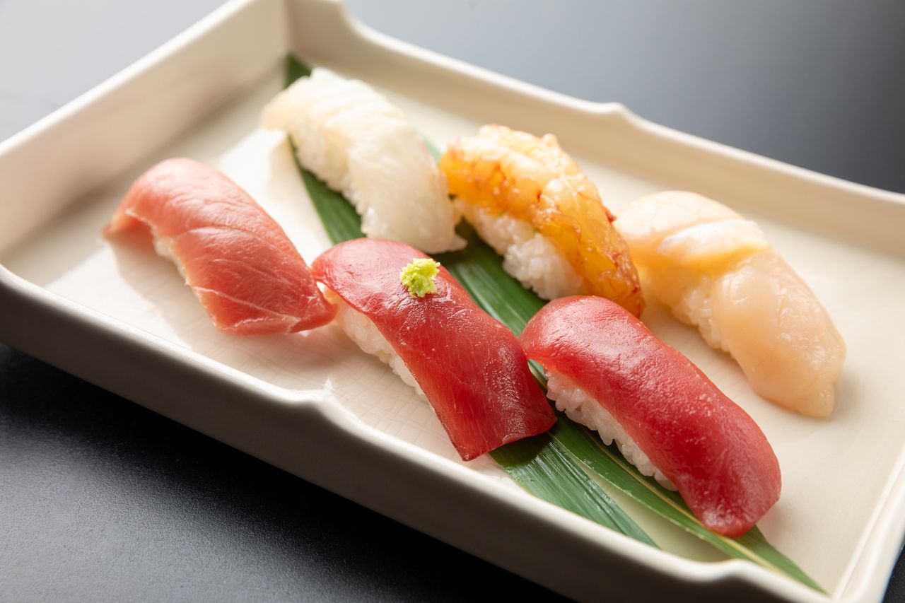 主厨精选课程（基础）+ 清酒自助搭配