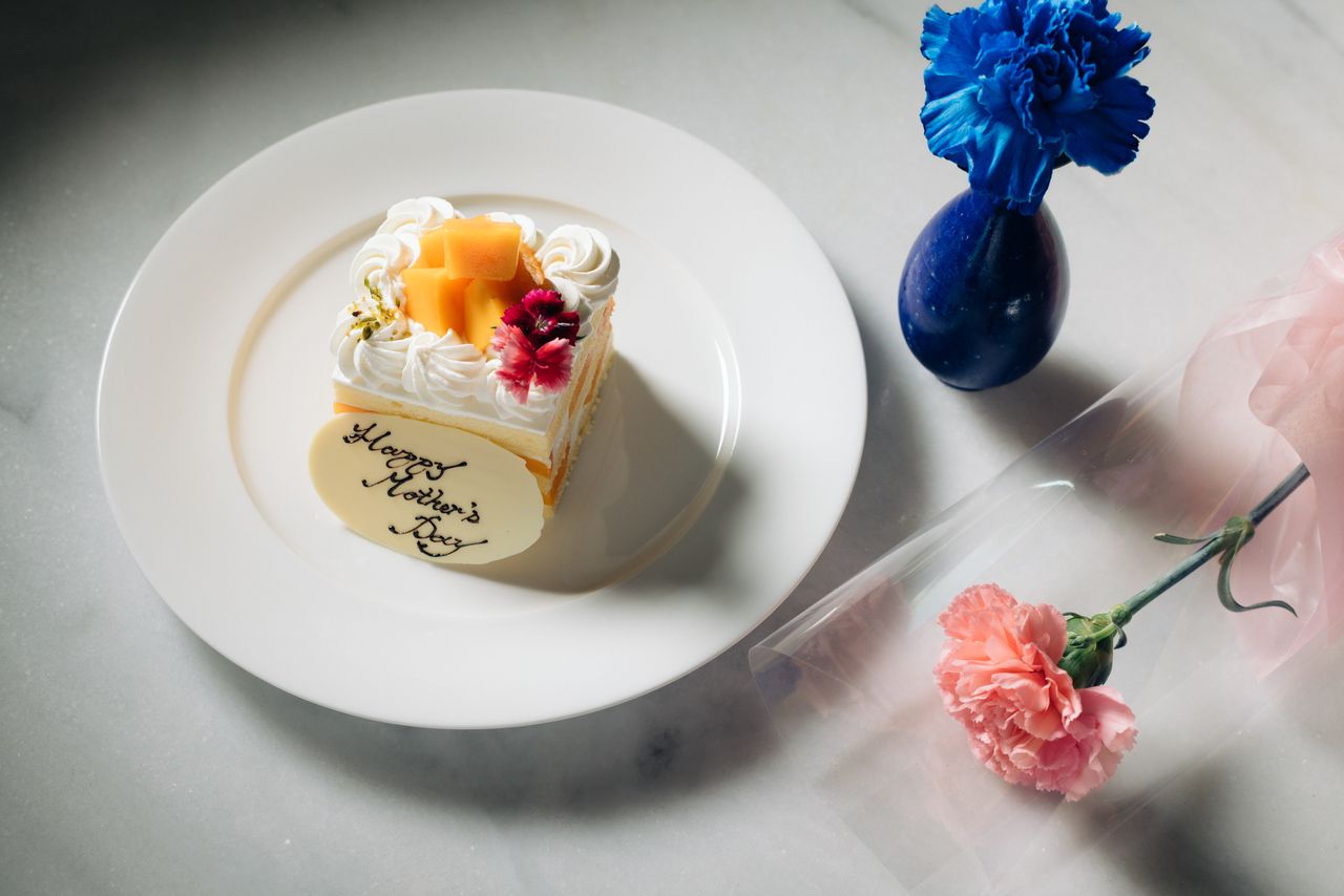 【Early Bird Special May 10th】Mother's Day Feast: 6-course meal with one glass of sparkling wine selling until April 26th