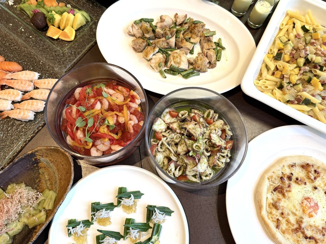 [March only] Free flow dessert wine & half buffet with choice of main course