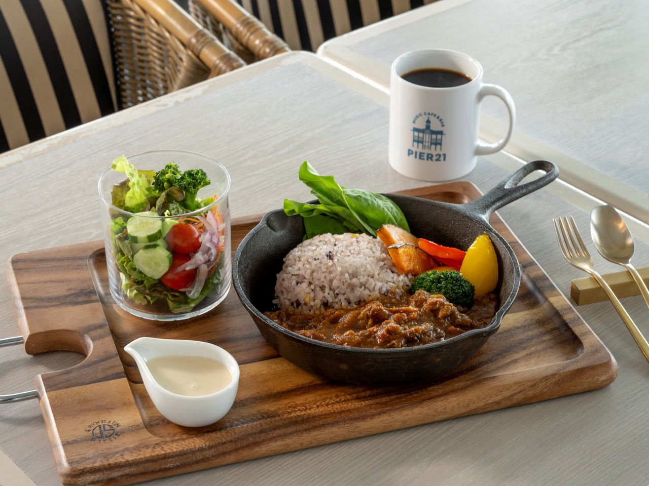【輕食套餐】蝦仁扇貝番茄咖哩飯 | 2,400日圓
