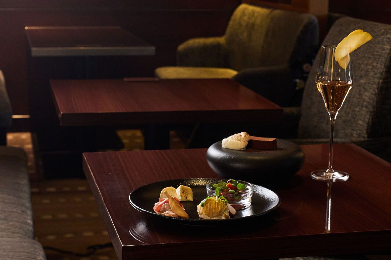 Evening Sweets Soirée & Petit Savory Set [Includes Choice of 1 Drink] July - September