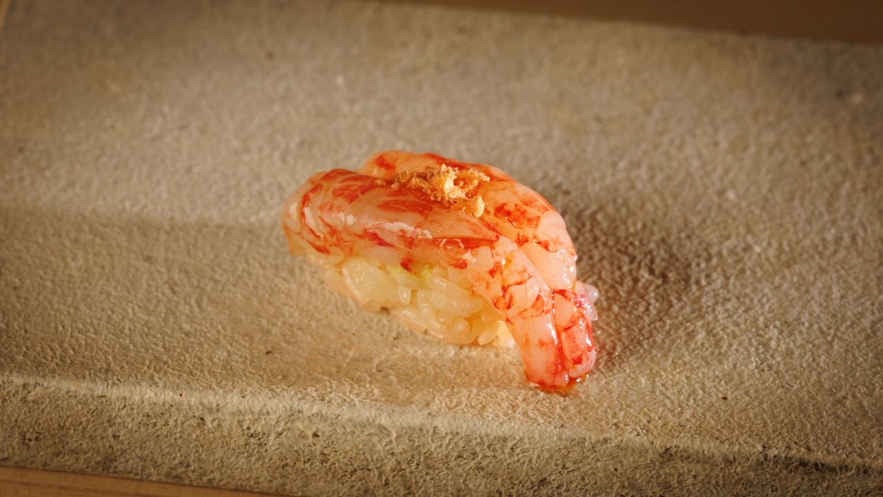 [Lunch - Table Seating] 12-course "Chef's Choice" menu featuring seasonal sushi (Sundays and public holidays only)