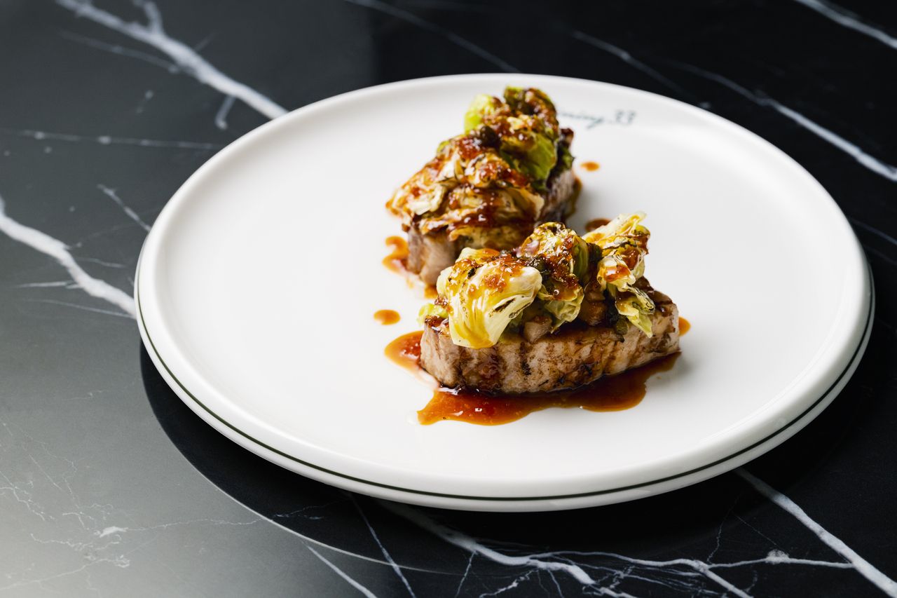 Weekend & Public Holiday Lunch Course 7,700 Yen