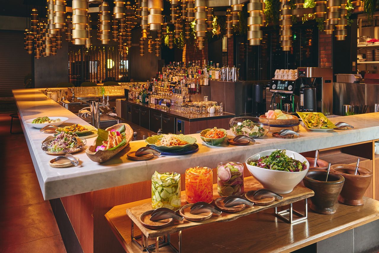 【Lunch Buffet】前菜＆サラダなど13種贅沢ビュッフェ＋本格タイごはん＋1ドリンク＋食後のドリンク3150円
