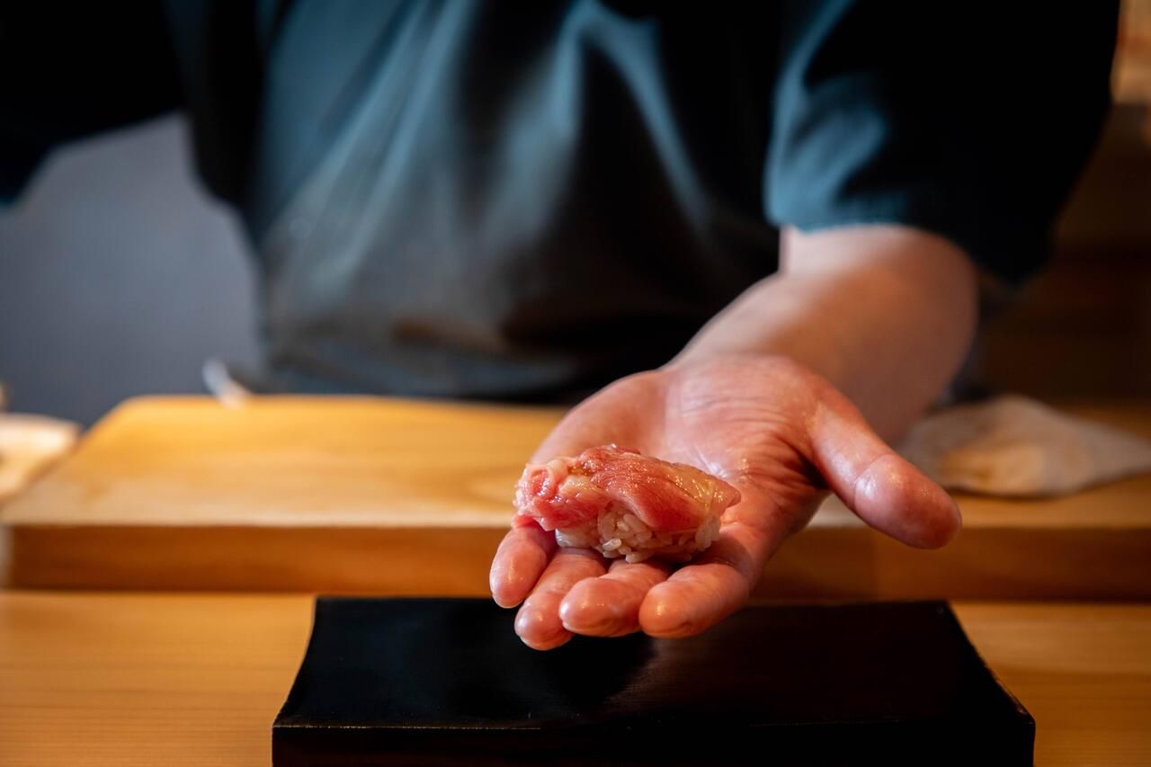 【主厨定制套餐】品味四季更迭的15道料理（9个寿司/5款小菜/一碗汤）