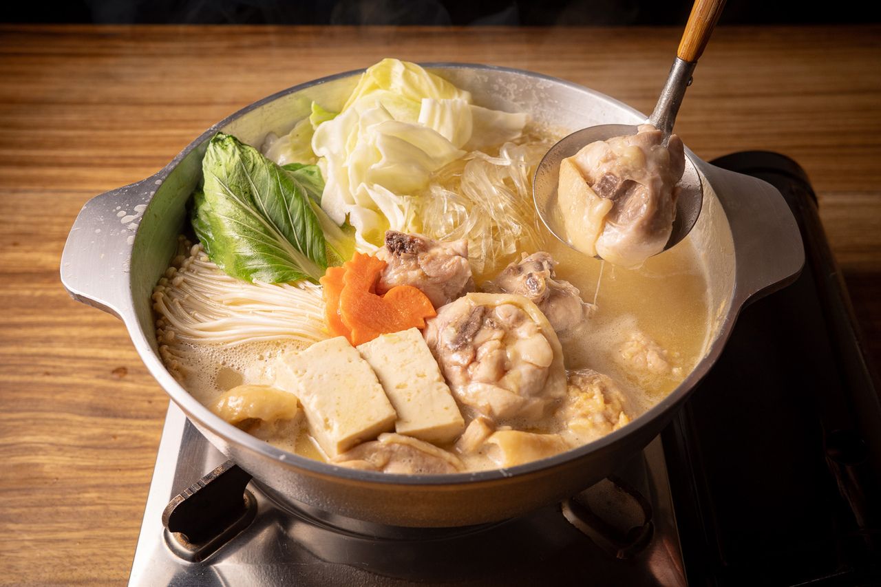 【Hotaru’s Recommendation】Affordable 2-hour all-you-can-drink course! Hotaru Mizutaki Course – 8,800 yen (tax and service charge included)