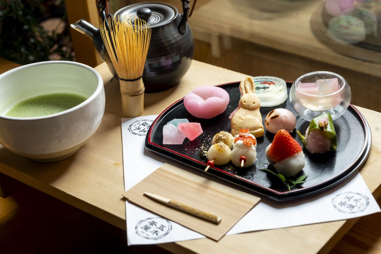Moon Rabbit Strawberry Sweets with Matcha Experience