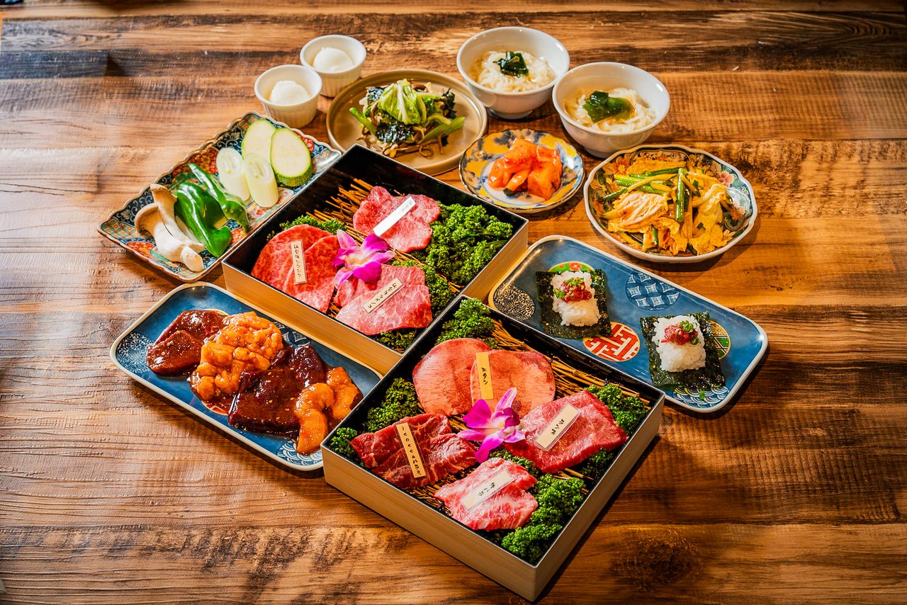【仙台牛コース！】「西新宿７」コース限定！仙台牛入り2段肉重箱×炙ユッケ寿司生ビール付き90分飲み放題セット
