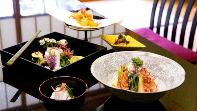 Hana-Goyomi Japanese Restaurant / Swissotel Nankai Osaka