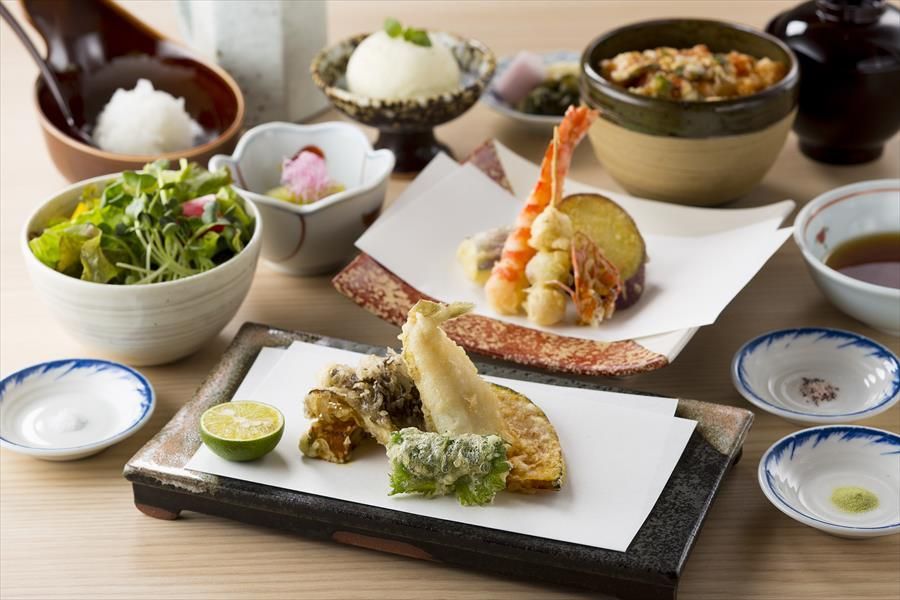 天ぷら定食（税込2,500円）