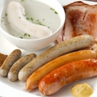 ボリューム満点！ソーセージ満喫！《ヴァイスビアも飲める！２Ｈ飲み放題付き》ヴルストコース