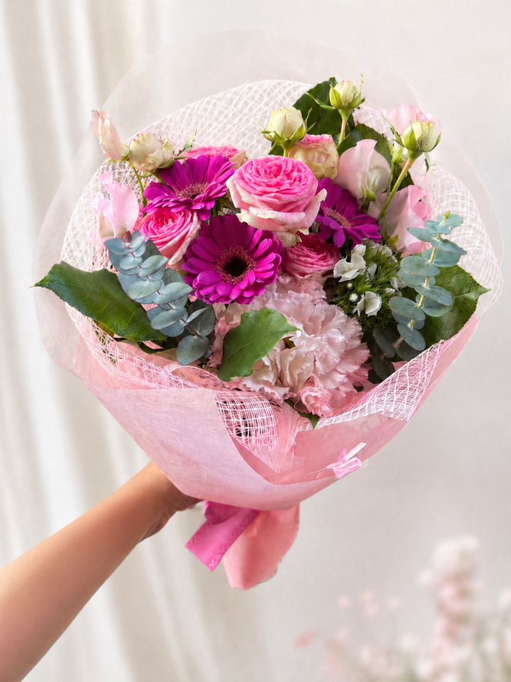 [Large bouquet] A bouquet size that can be held with both hands