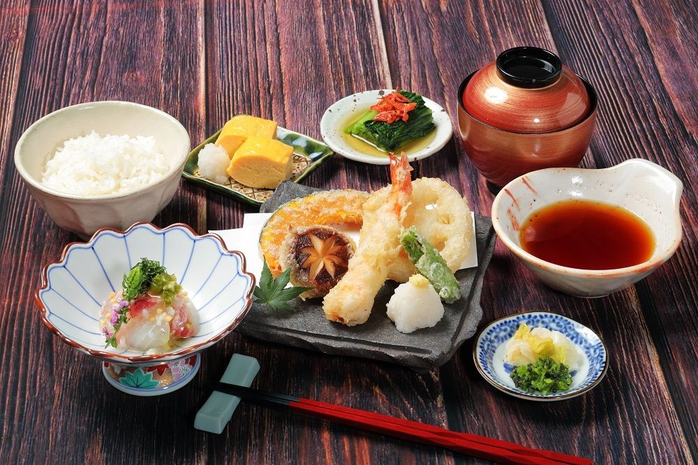 【おひとり予約OK★ニホンバシ天麩羅御膳＋1ドリンク付 2500円税込】８月６日～