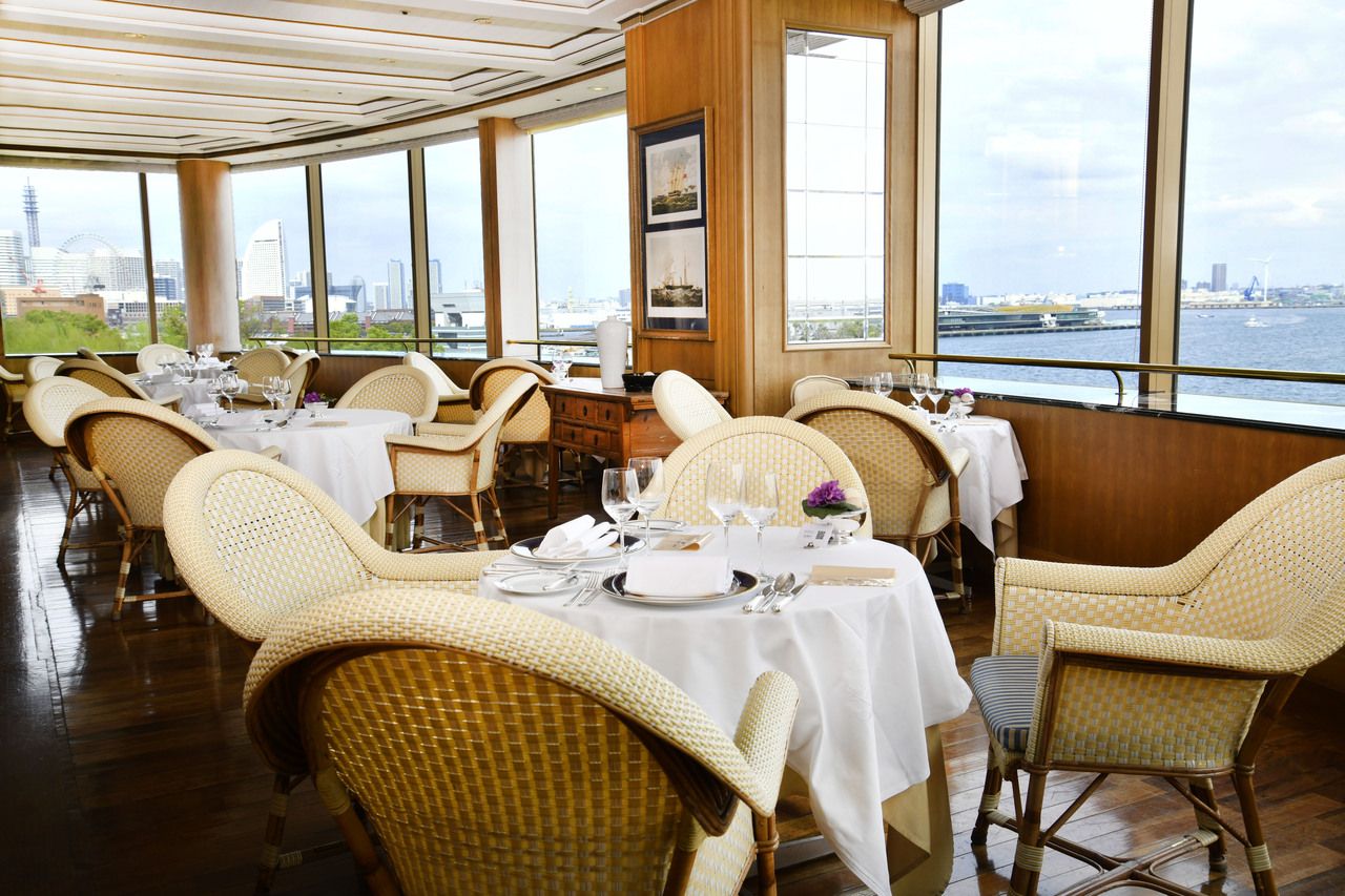 ノルマンディ自慢の料理とワイン（3杯）を楽しむコースランチ