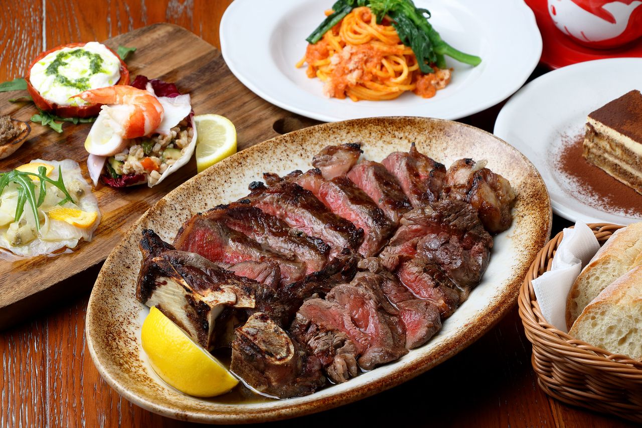 Black Angus beef bistecca dinner course 10,000 yen per person (tax included)