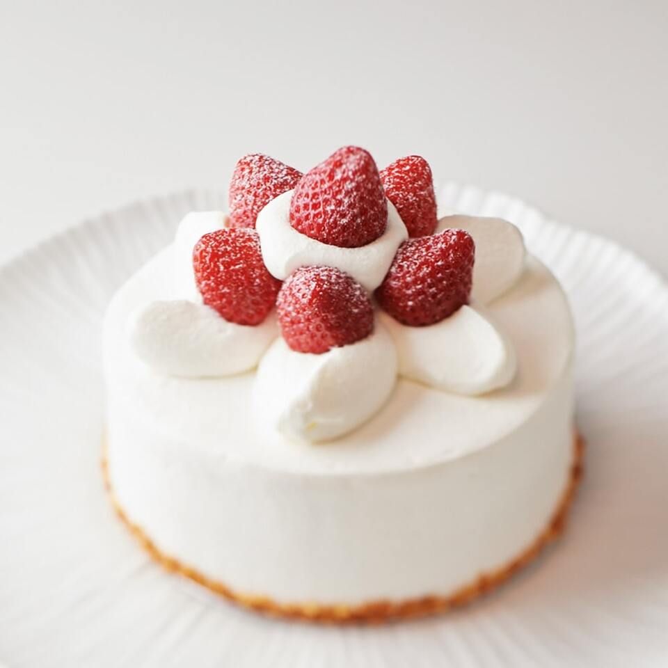 【アニバーサリーランチ】イチゴのショートケーキ12cmとウェルカムドリンク付き寿司会席ランチ