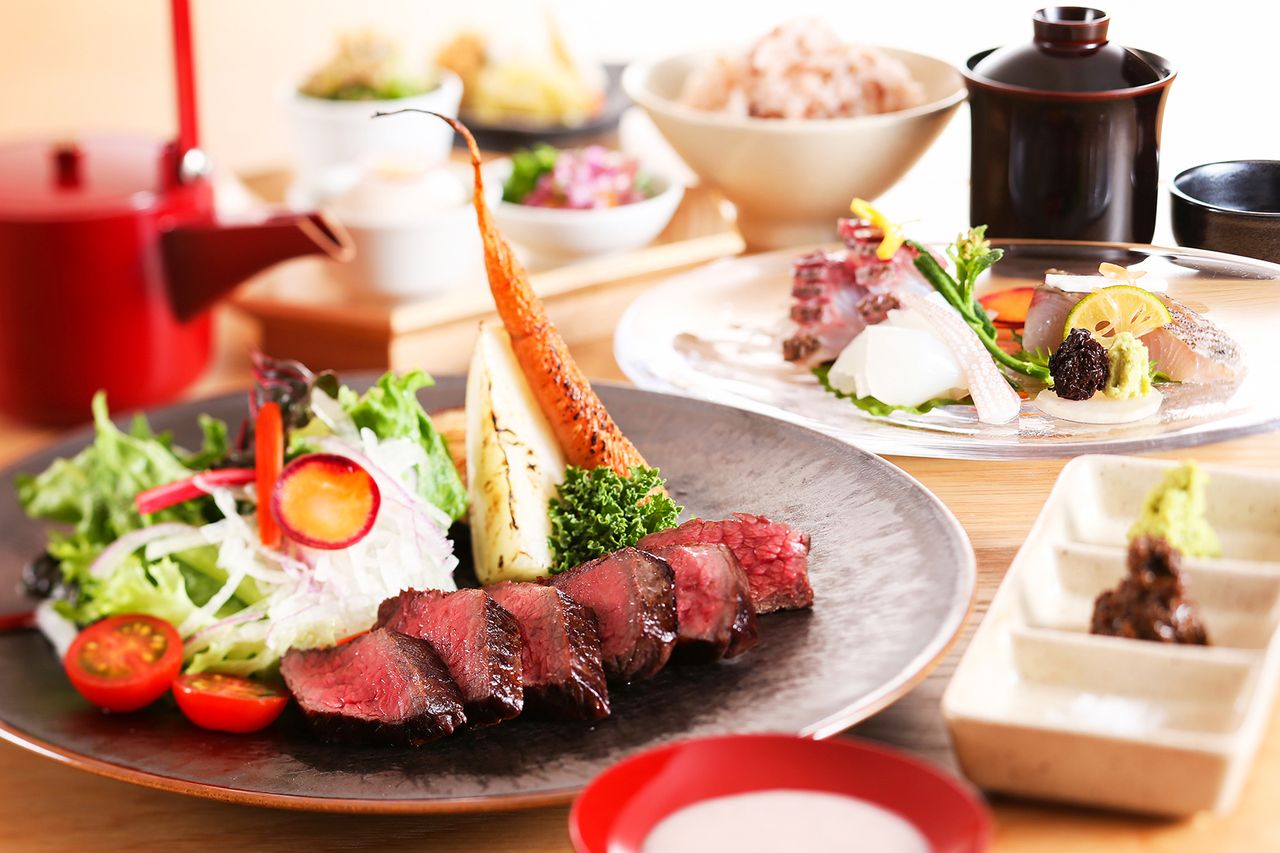 【土日祝限定ランチ】さんぽう御膳　季節の海鮮と但馬牛ステーキ [4/1～]