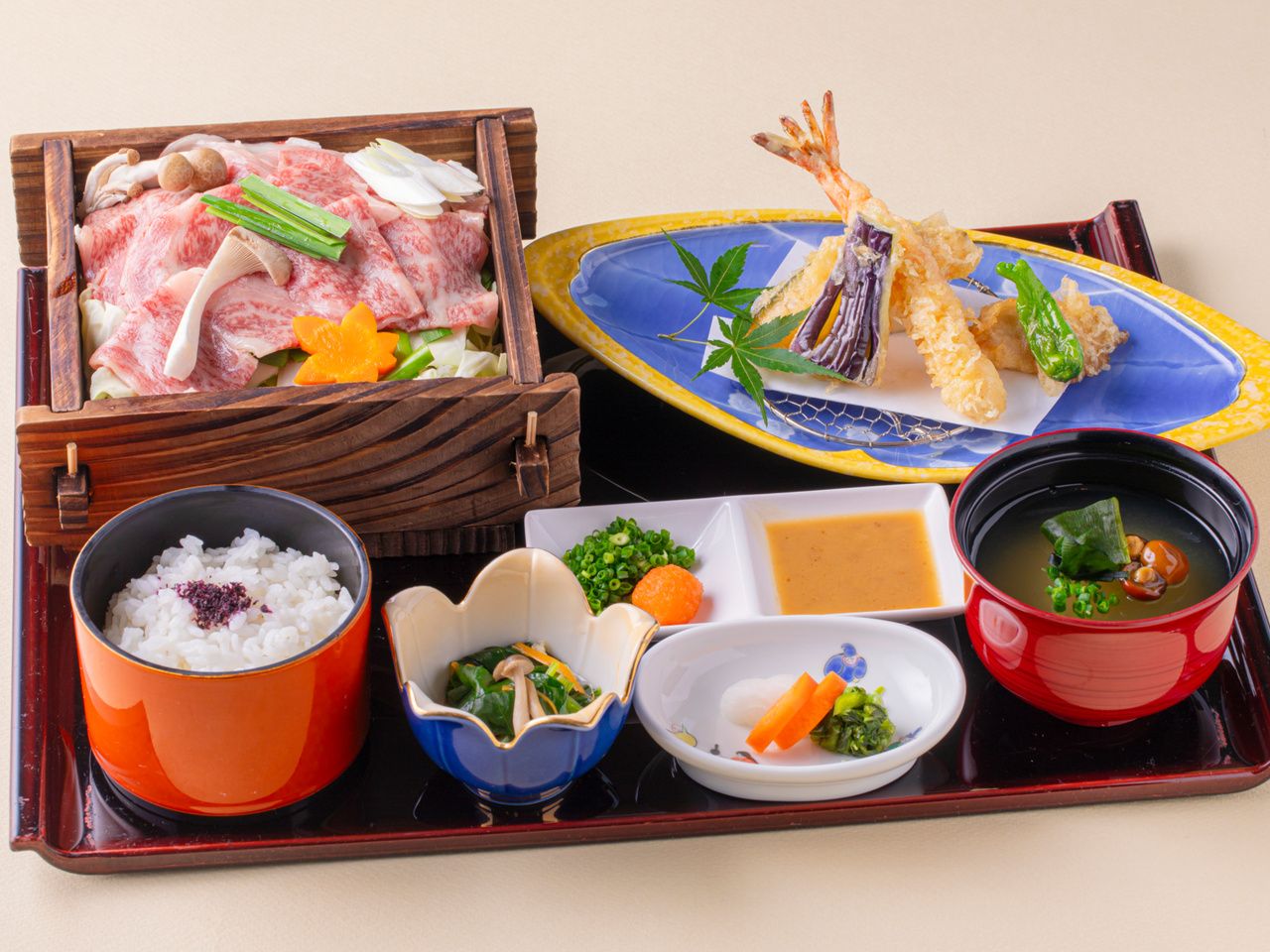 せいろ蒸しと天麩羅御膳＜みつせ鶏＞