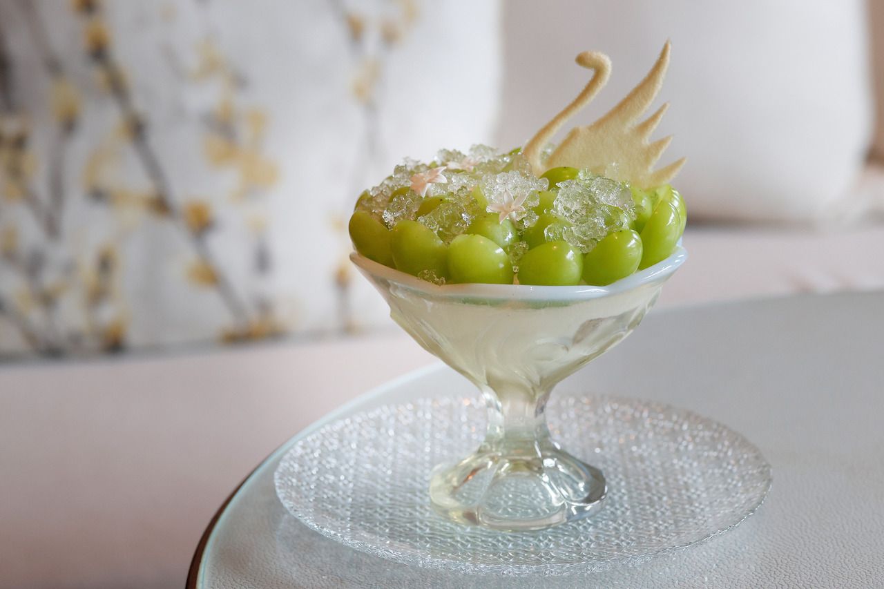 Shine Muscat Parfait (with coffee or tea) [90-min seating]