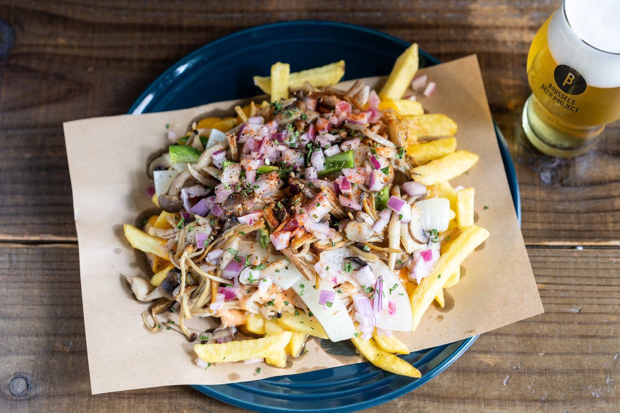 【飲み放題】（17：00までのご予約限定）『フォンタナ芋のローデッドフライ』等人気メニューが盛り合わせになったお得なライトコース