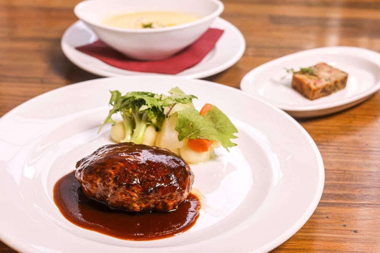[Lunch] Weekend and public holiday lunch set