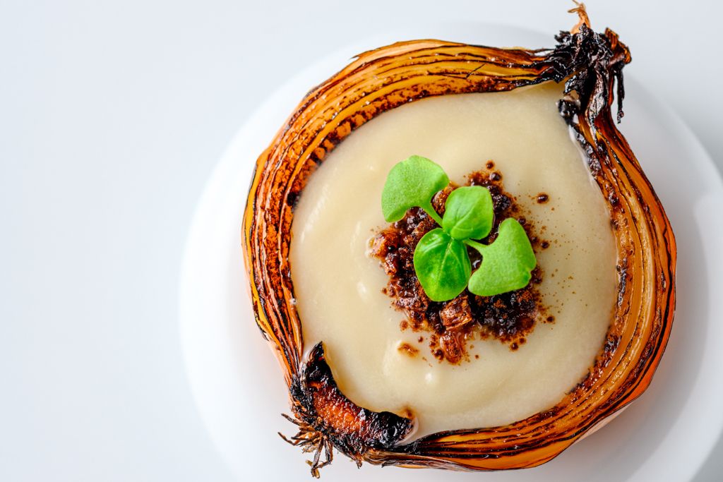 [Xmas 2025] A luxurious 8-course meal limited to Christmas including a cute dessert that will delight women