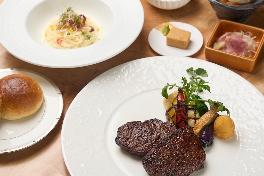 Two types of Kobe beef oven-grilled steak course