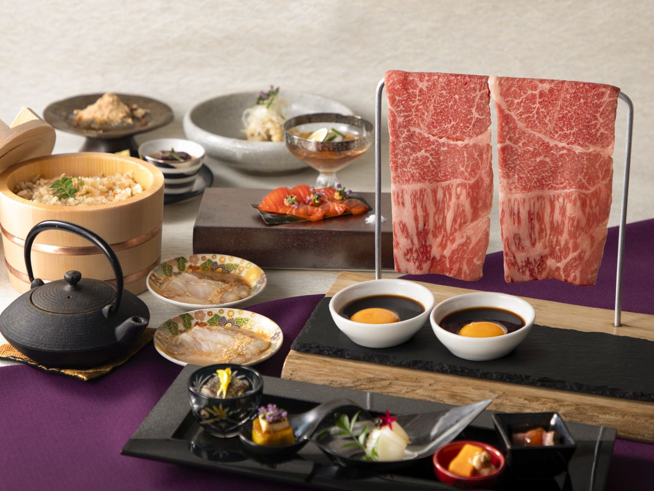 [6-second grilled Wagyu beef] Choose from a selection of foie gras/sea urchin, today's sashimi, and black-haired Wagyu beef 6-second grilled shabu-shabu course (4,900 yen on weekdays/5,300 yen on weekends and holidays)