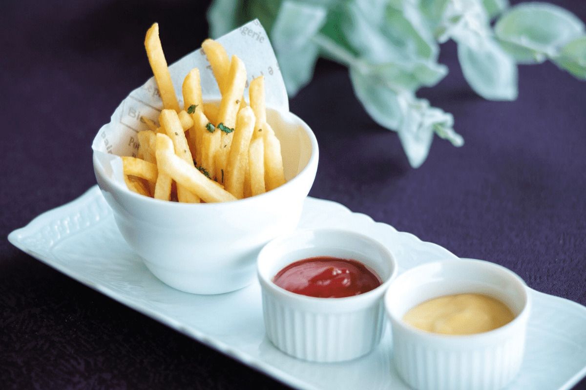 アフタヌーンティーセット　オプション　フライドポテト トマトケチャップとトリュフ風味のマヨネーズ添え