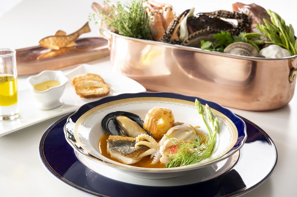 ＜ディナー＞「アジュール」伝統のブイヤベースを含むディナー「SAVEUR」 | 17,000円