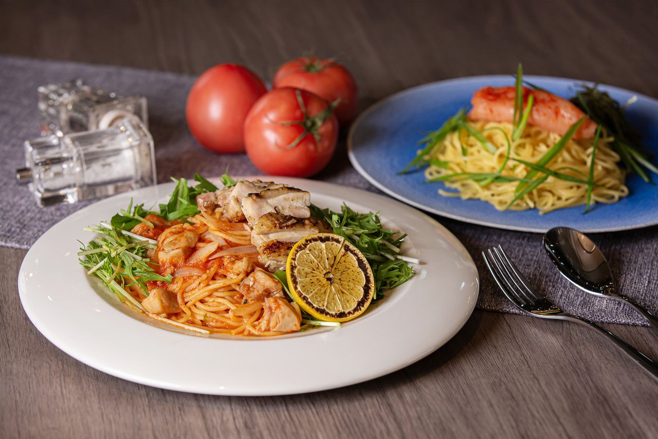 【ウェブ特典1ドリンク付き】はかた地どりと水菜のトマトパスタランチセット
