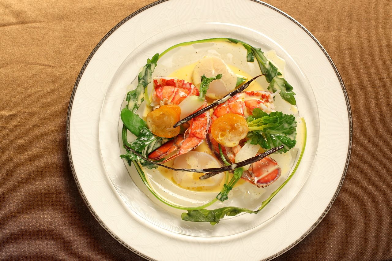 【公式オンライン限定プランC】贅を尽くすスペシャリテコース　全8品＋乾杯酒付き　