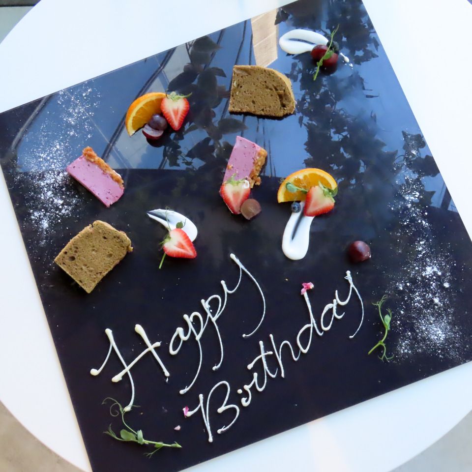 Luxury dessert plate with message 3000 yen