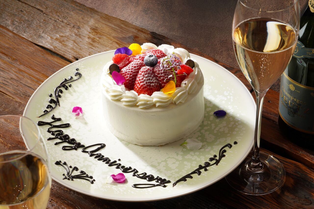 Anniversaryディナー+乾杯酒+ホールケーキ付