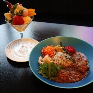 16穀米ジンジャーチキンカレー+ミニフルーツパフェセット