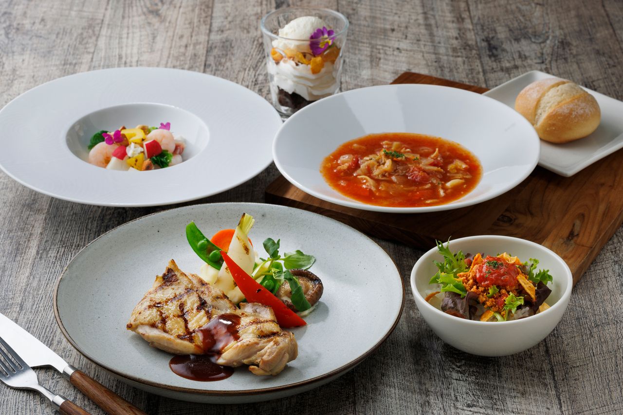 [Lunch] Grilled lunch with three main dishes including roast beef  + 90 minutes all-you-can-drink 