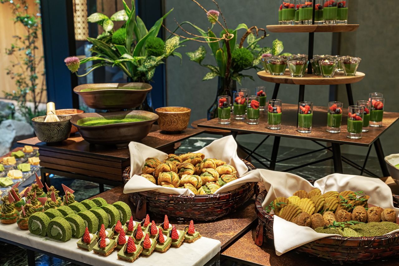 [休日限定] 選べるメイン、オードブル＆抹茶スイーツと南国フルーツブッフェ