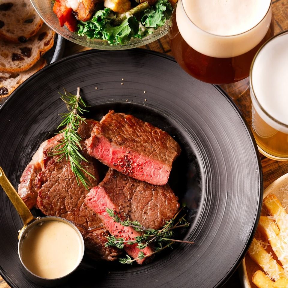 【2025忘年会】【2H飲み放題】(クラフトビール4種含ビール5種・スパークリングも)ニース風サラダからアンガス牛チャックアイステーキまでWIZいいとこ取りコース...6,000yen 2名様~